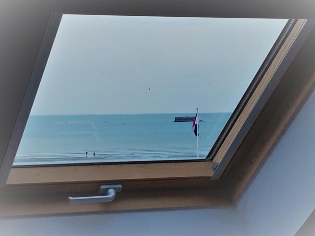 La Maison Du 6 Arromanches-les-Bains Bagian luar foto
